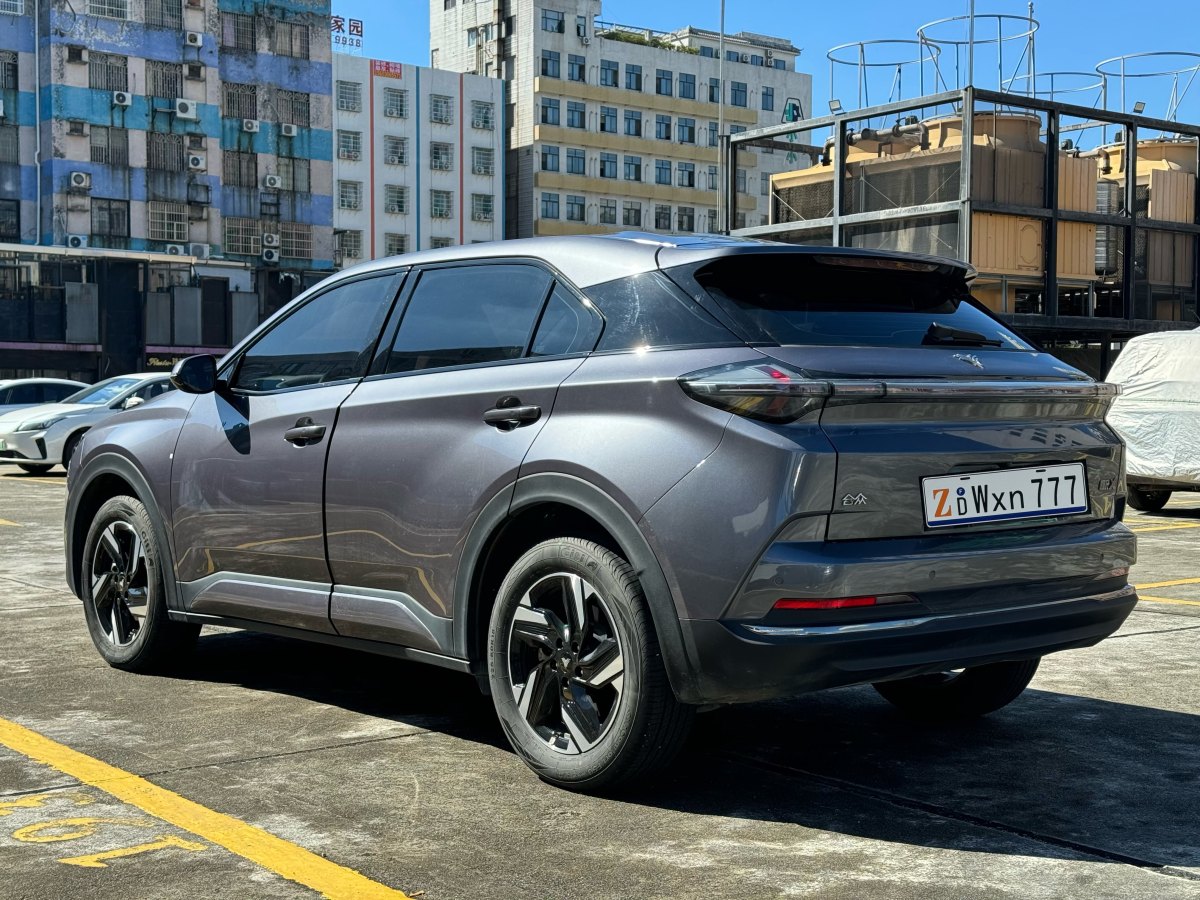 哪吒汽车 哪吒X 2024 汽车图片 #30