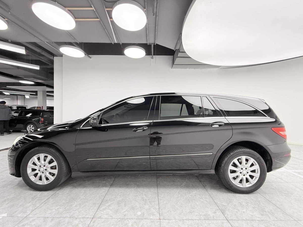 Mercedes-Benz R Class 2015 car image #30