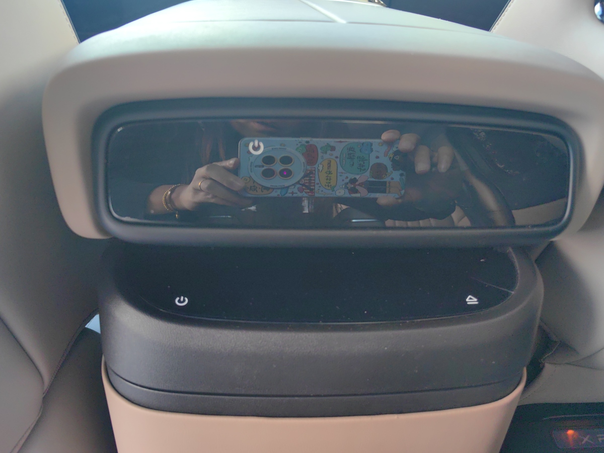 Xpeng X9 2024 imagem de carro #30