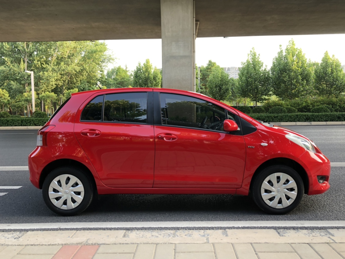 Toyota Yaris 2013 imagem de carro #30