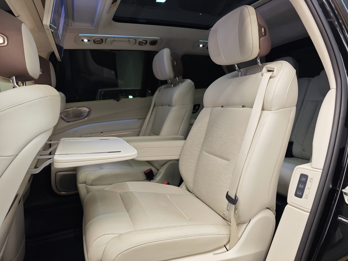 Lynk & Co 900 2025 car image #30