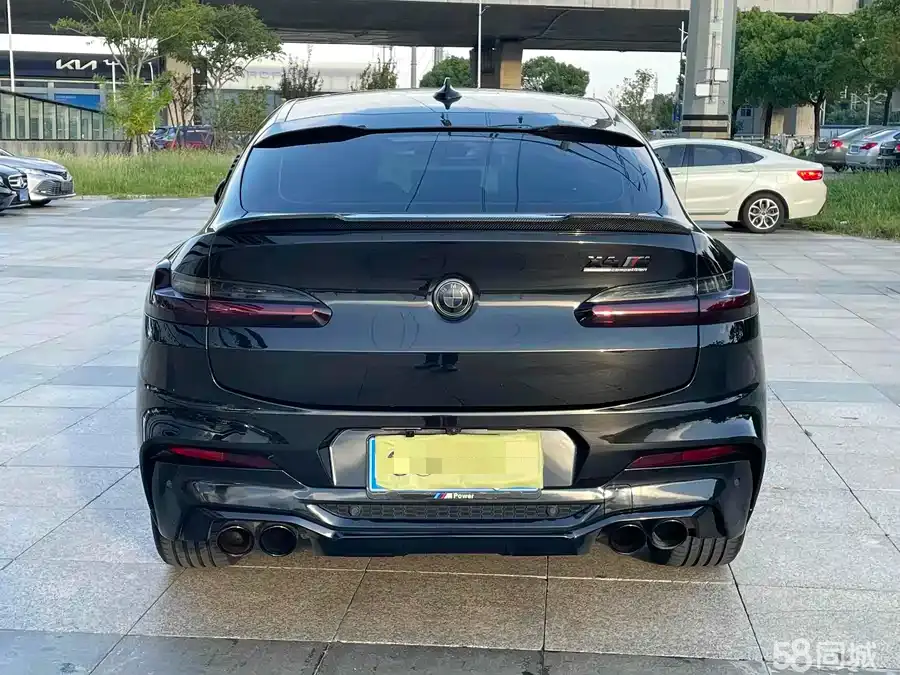 BMW X4 2020 car image #30