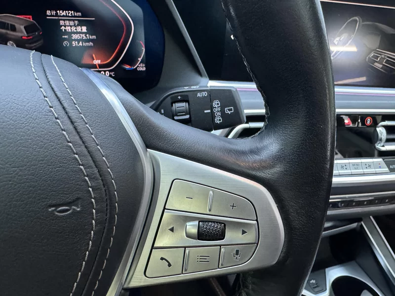 BMW X7 M60i 2021 #30 BMW X7 M60i 2021 car image #30