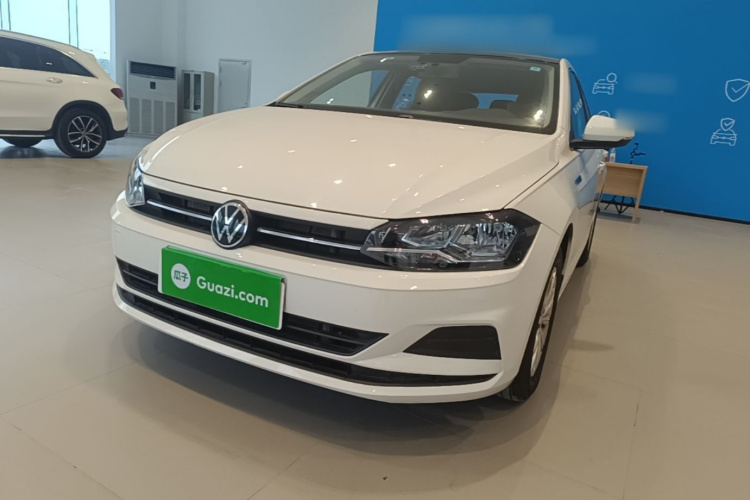 Volkswagen Polo 2021 car image #2