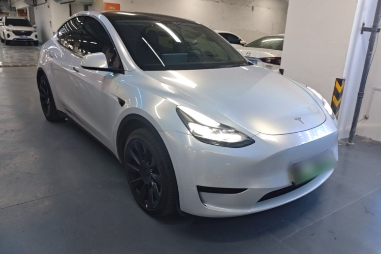 Tesla Model Y 2022 #4 Tesla Model Y 2022 car image #4