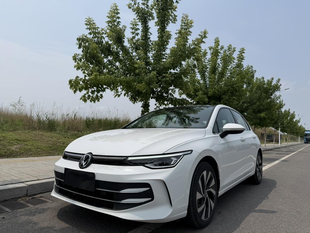 Volkswagen Golf 2025 imagem de carro 