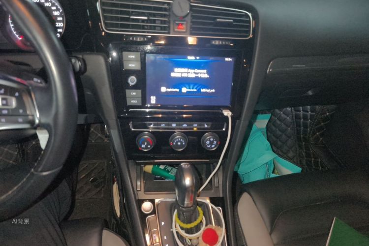 Volkswagen Golf 2019 car image #15