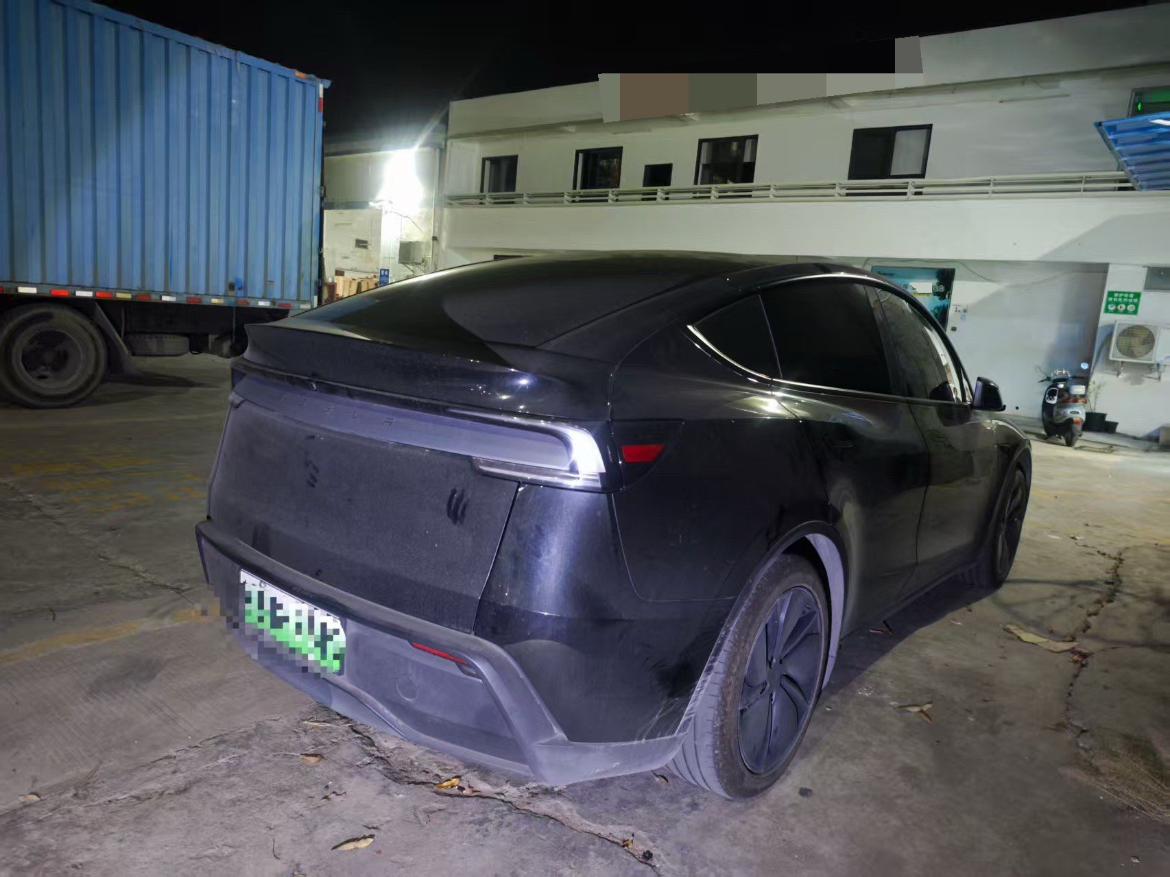 Tesla Model Y 2025 #7 Tesla Model Y 2025 image de voiture #7