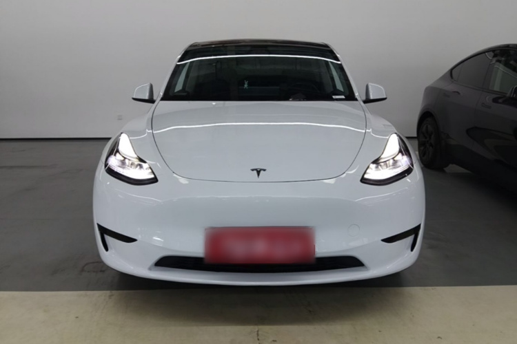 Tesla Model Y 2024 #3 Tesla Model Y 2024 car image #3