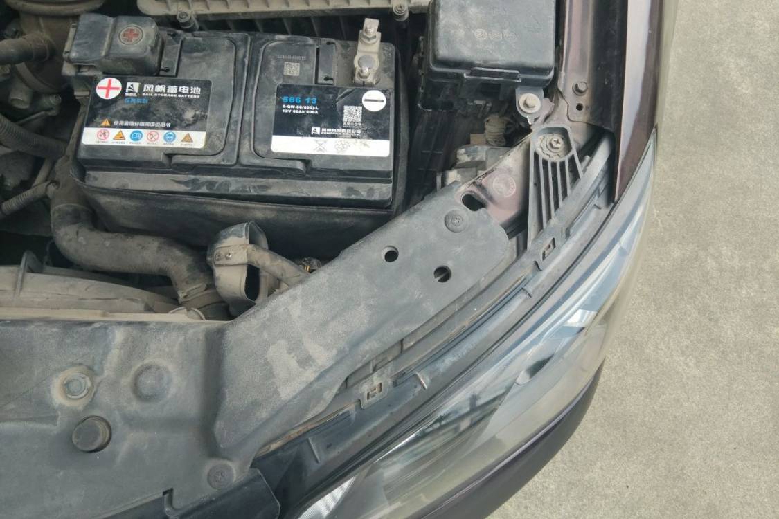GEELY Emgrand 2015 car image #12