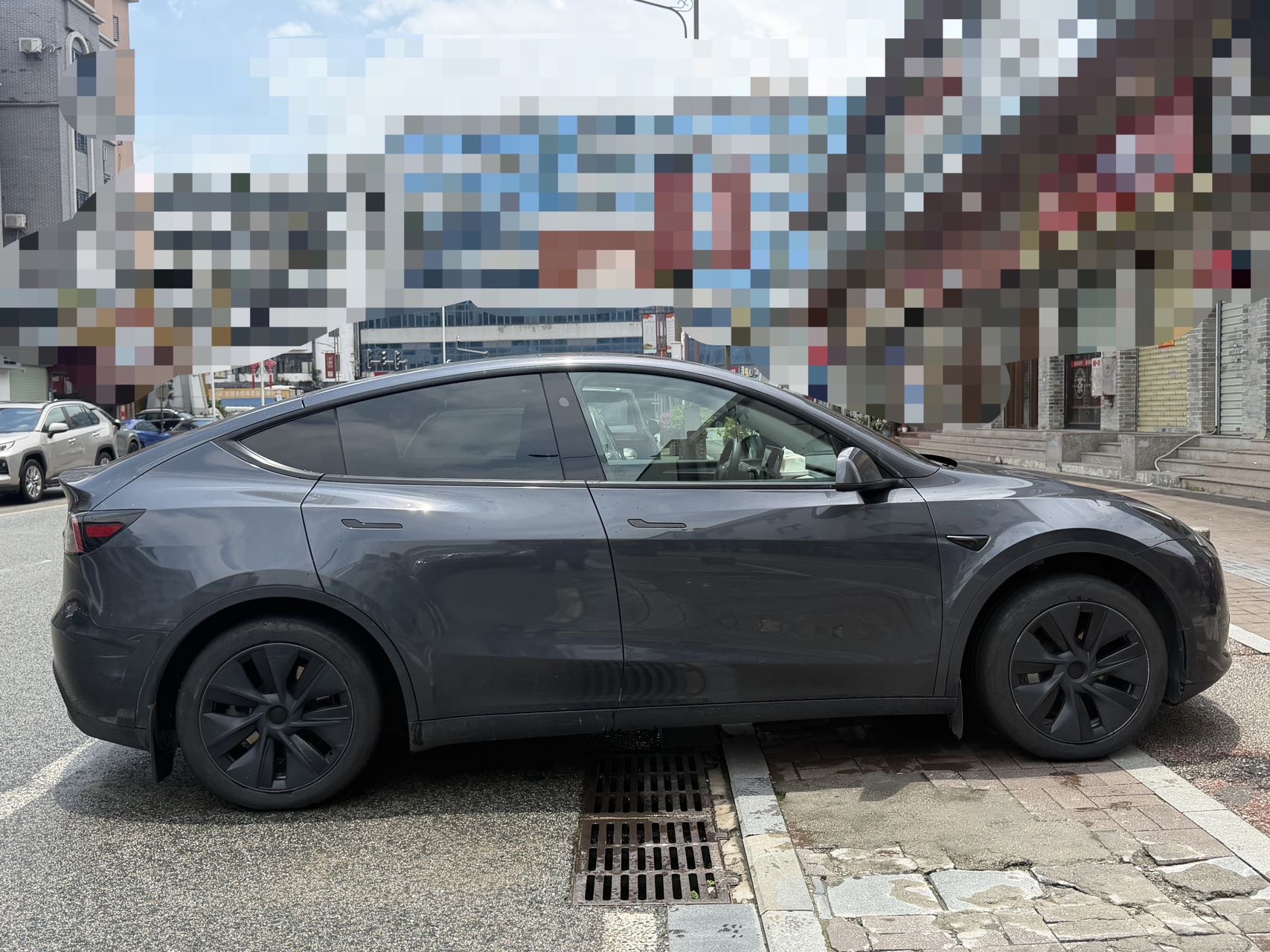 Tesla Model Y 2024 #4 Tesla Model Y 2024 car image #4