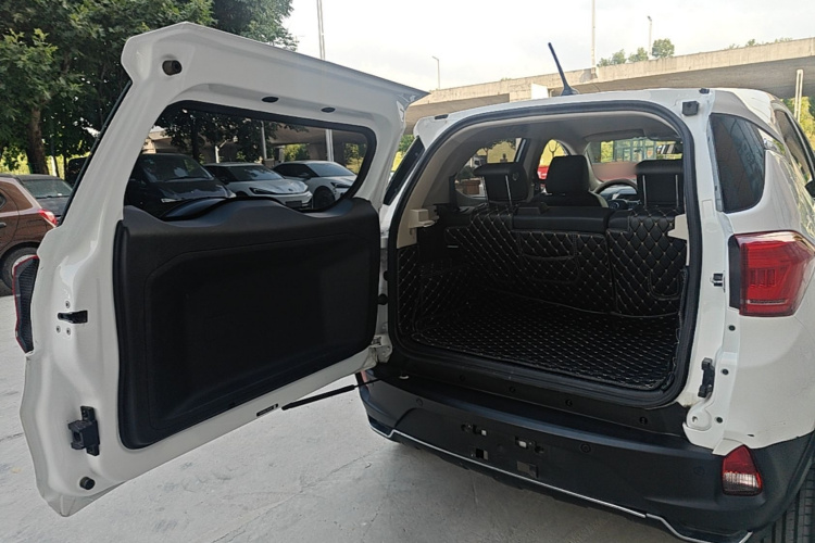 BYD Yuan New Energy 2020 #19 BYD Yuan New Energy 2020 изображение автомобиля #19