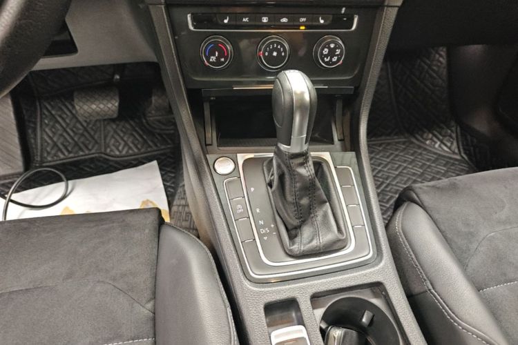 Volkswagen Golf 2019 #14 Volkswagen Golf 2019 car image #14