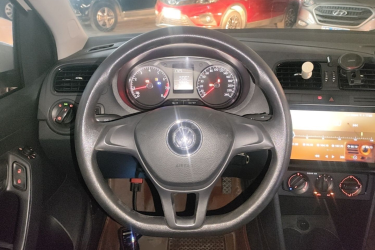 Volkswagen Polo 2017 #11 Volkswagen Polo 2017 car image #11