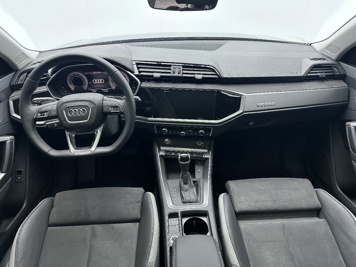Audi Q3 2022 car image #7