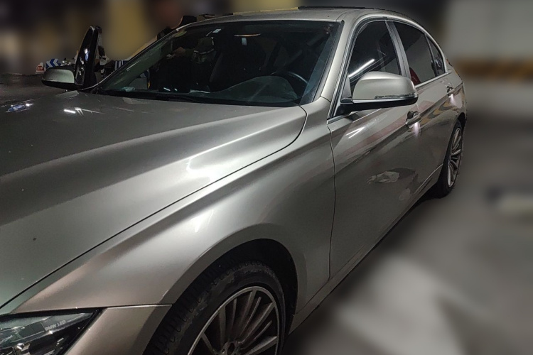 BMW 3 Series 2018 car image #2