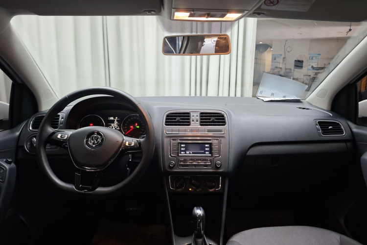 Volkswagen Polo 2016 #24 Volkswagen Polo 2016 car image #24