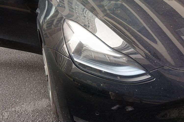 Tesla Model Y 2023 car image #8