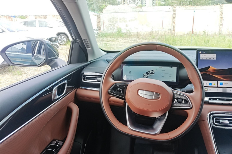 GEELY Emgrand 2025 car image #12