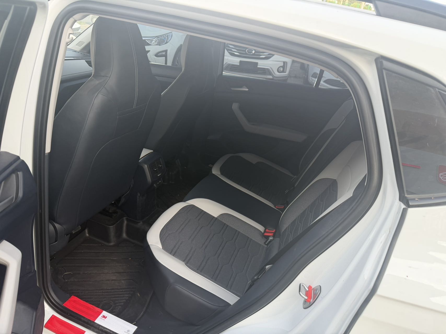 Volkswagen Tharu 2026 #6 Volkswagen Tharu 2026 car image #6