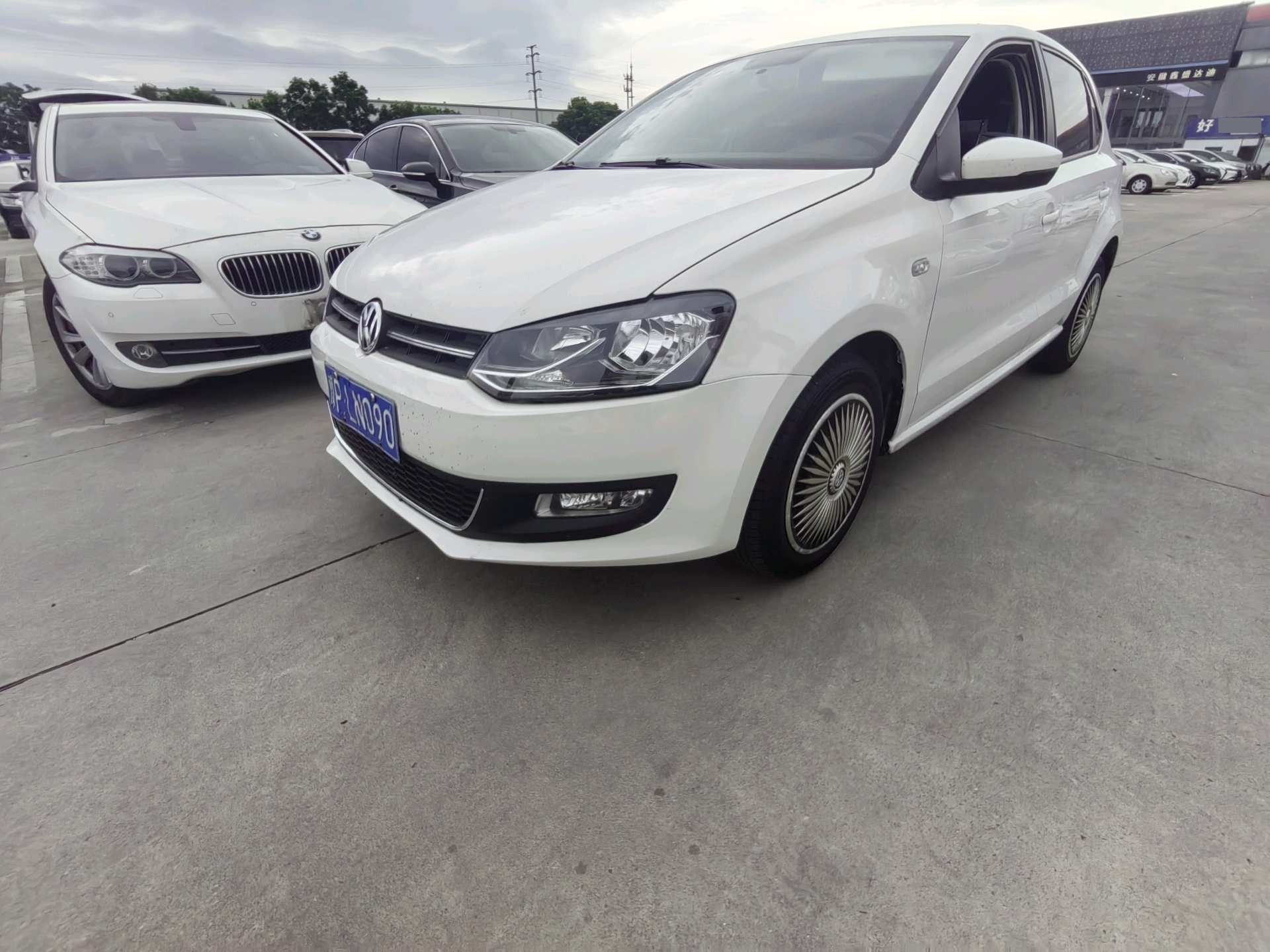 Volkswagen Polo 2017 car image 