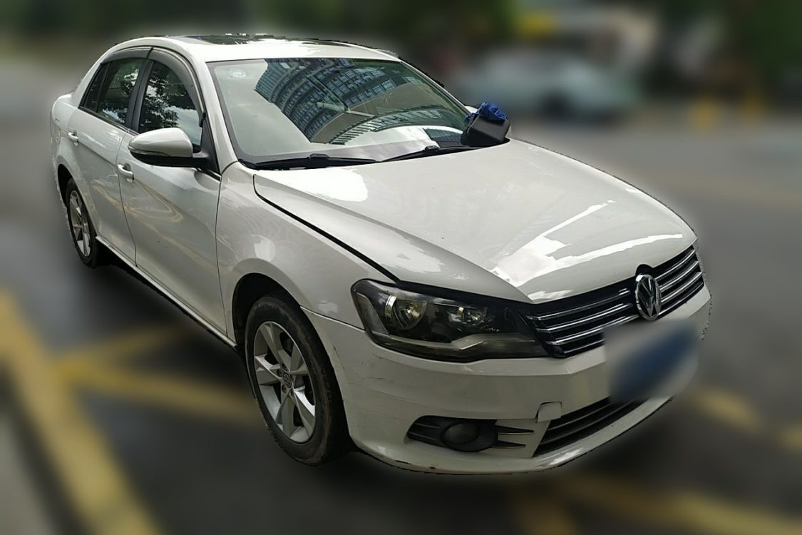 Volkswagen Bora 2013 car image #2