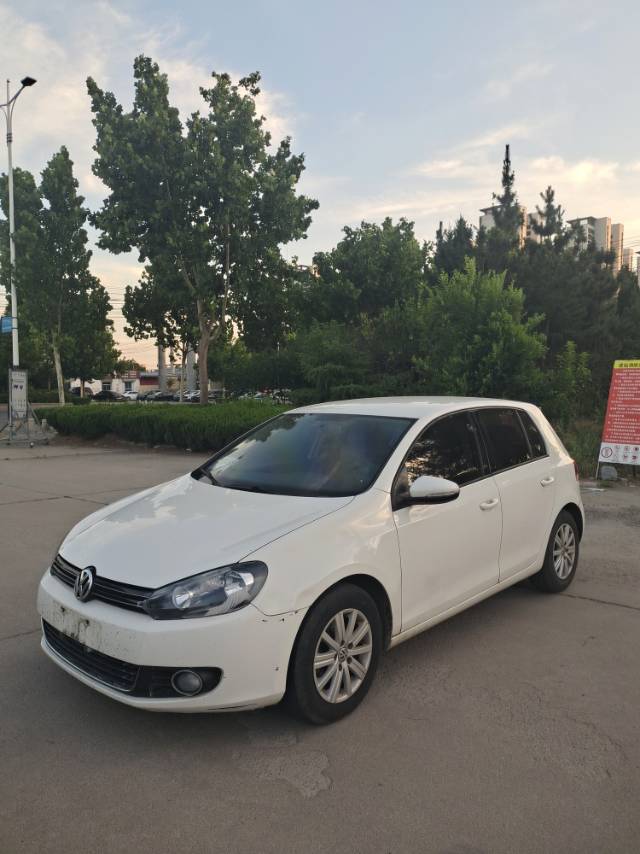 Volkswagen Golf 2014 Volkswagen Golf 2014 car image