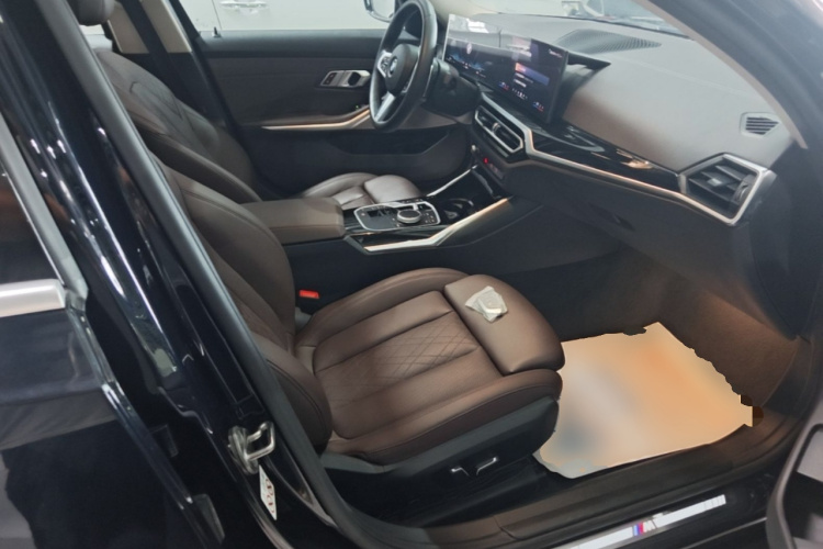 BMW 3 Series 2024 immagine di auto #24