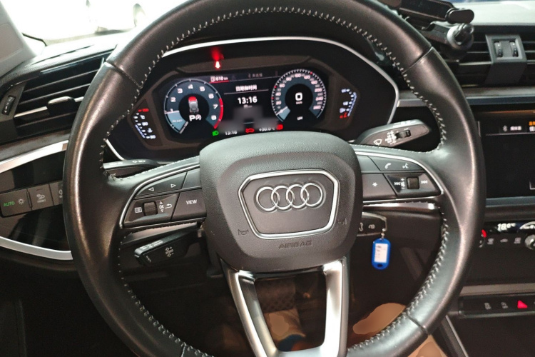 Audi Q3 2019 #11 Audi Q3 2019 car image #11