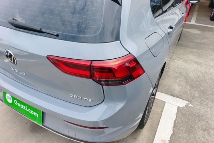 Volkswagen Golf 2022 car image #8