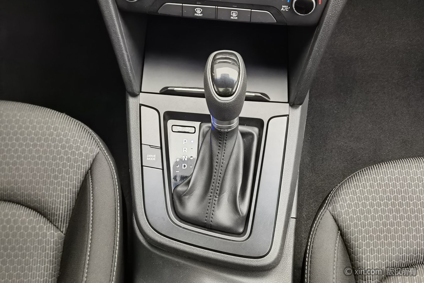 Hyundai Elantra AD 2017 imagen de coche #14