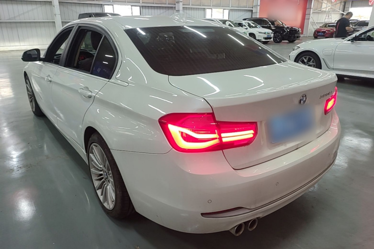 BMW 3 Series 2018 #5 BMW 3 Series 2018 car image #5