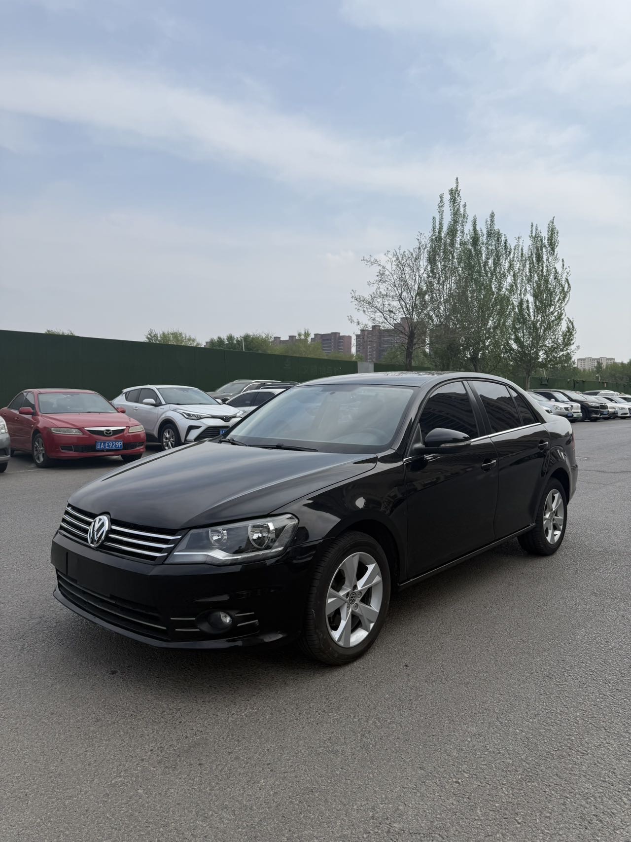 Volkswagen Bora 2014 car image 
