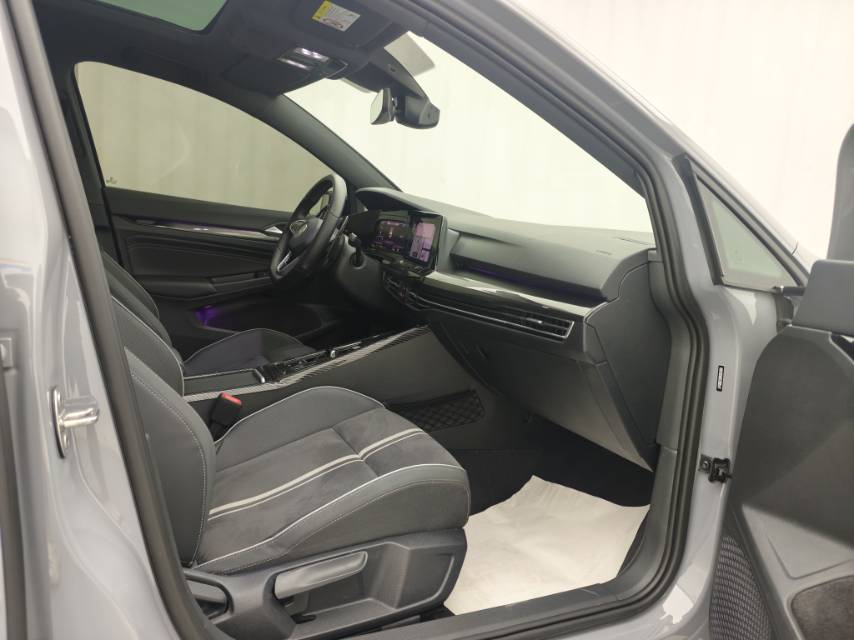Volkswagen Golf 2024 car image #10