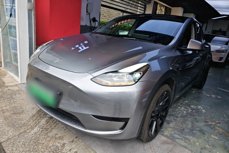 Tesla Model Y 2024 #2 Tesla Model Y 2024 car image #2