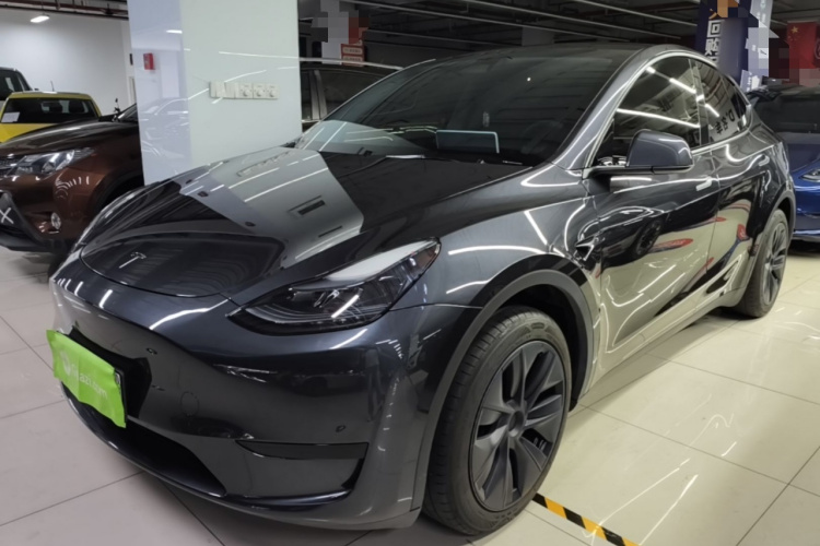 Tesla Model Y 2024 #2 Tesla Model Y 2024 car image #2