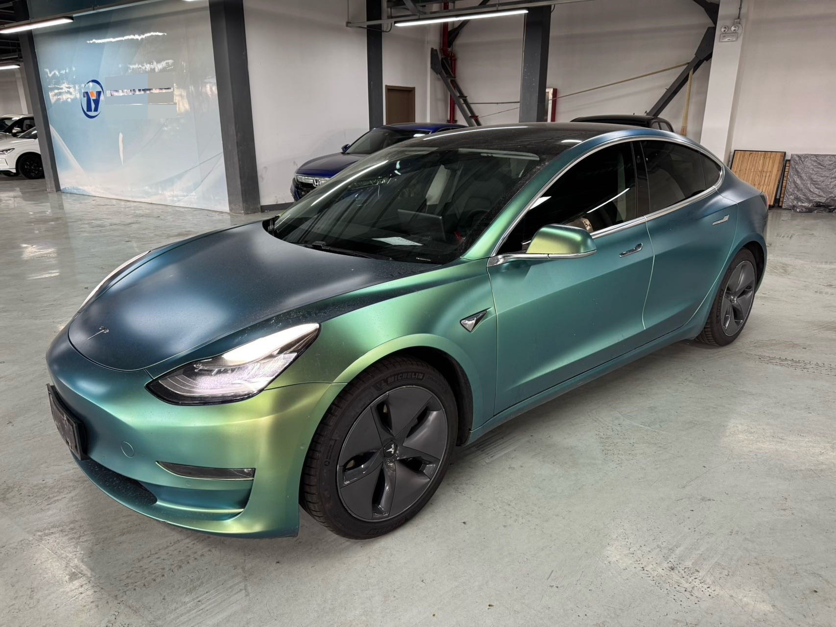 Tesla Model 3 2020 car image 