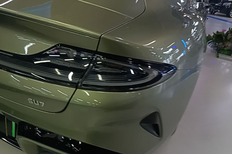 MI SU7 2024 car image #8