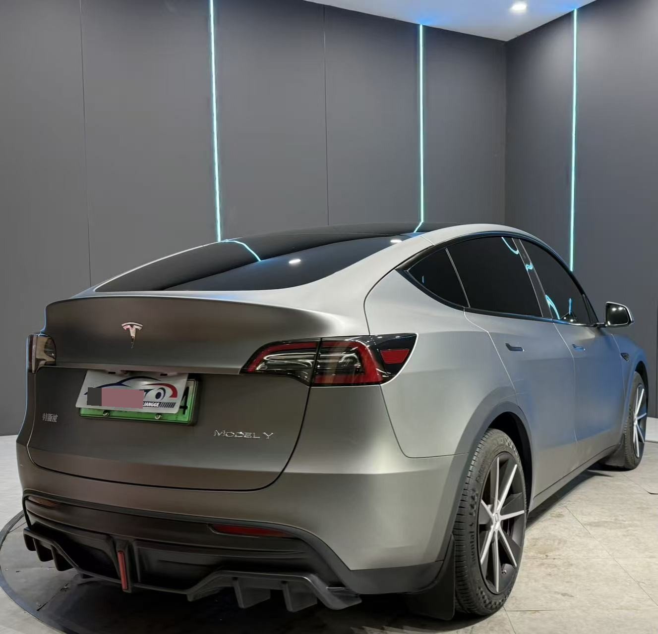 Tesla Model Y 2024 صورة سيارة #6