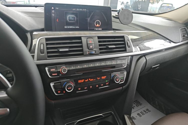 BMW 3 Series 2018 #13 BMW 3 Series 2018 car image #13