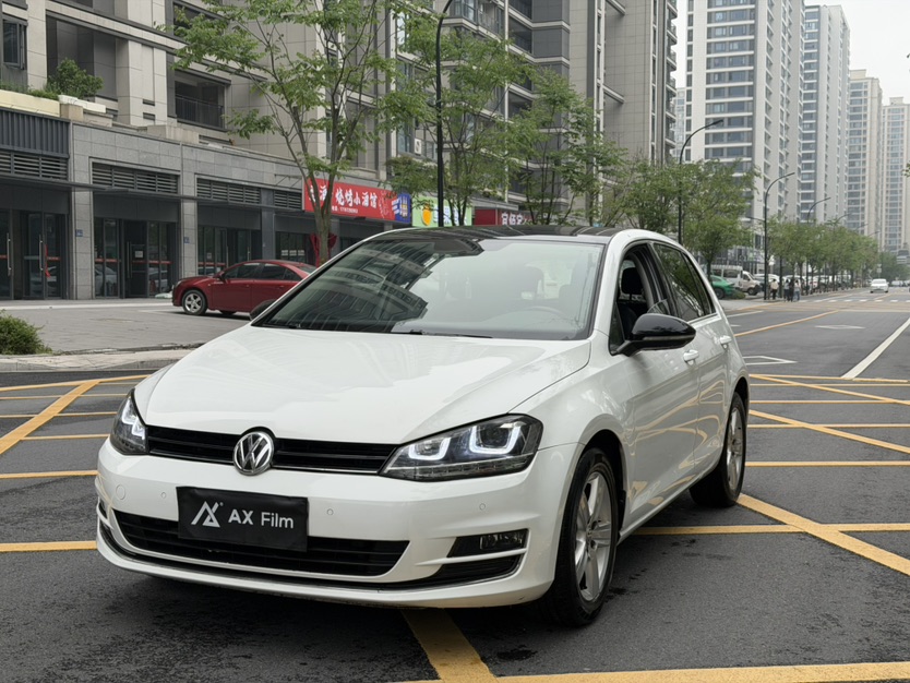 Volkswagen Golf 2017 car image #2