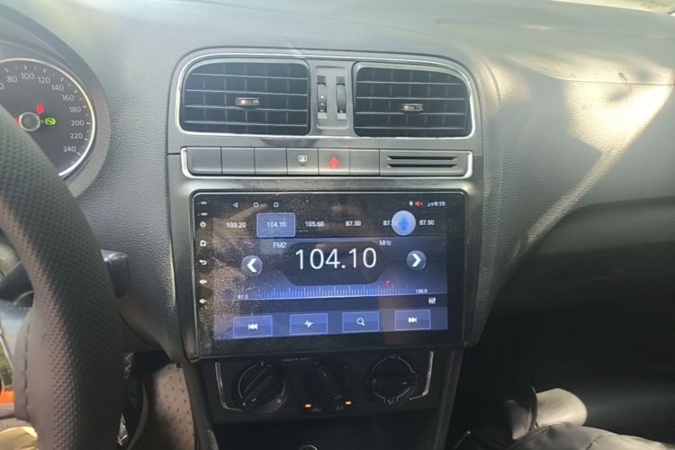 Volkswagen Polo 2018 #13 Volkswagen Polo 2018 car image #13