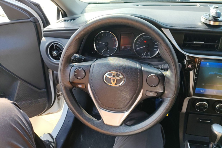 Toyota Corolla 2018 #11 Toyota Corolla 2018 car image #11