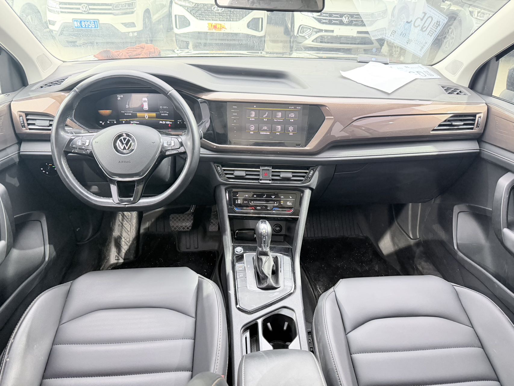 Volkswagen Tharu 2023 imagen de coche #7