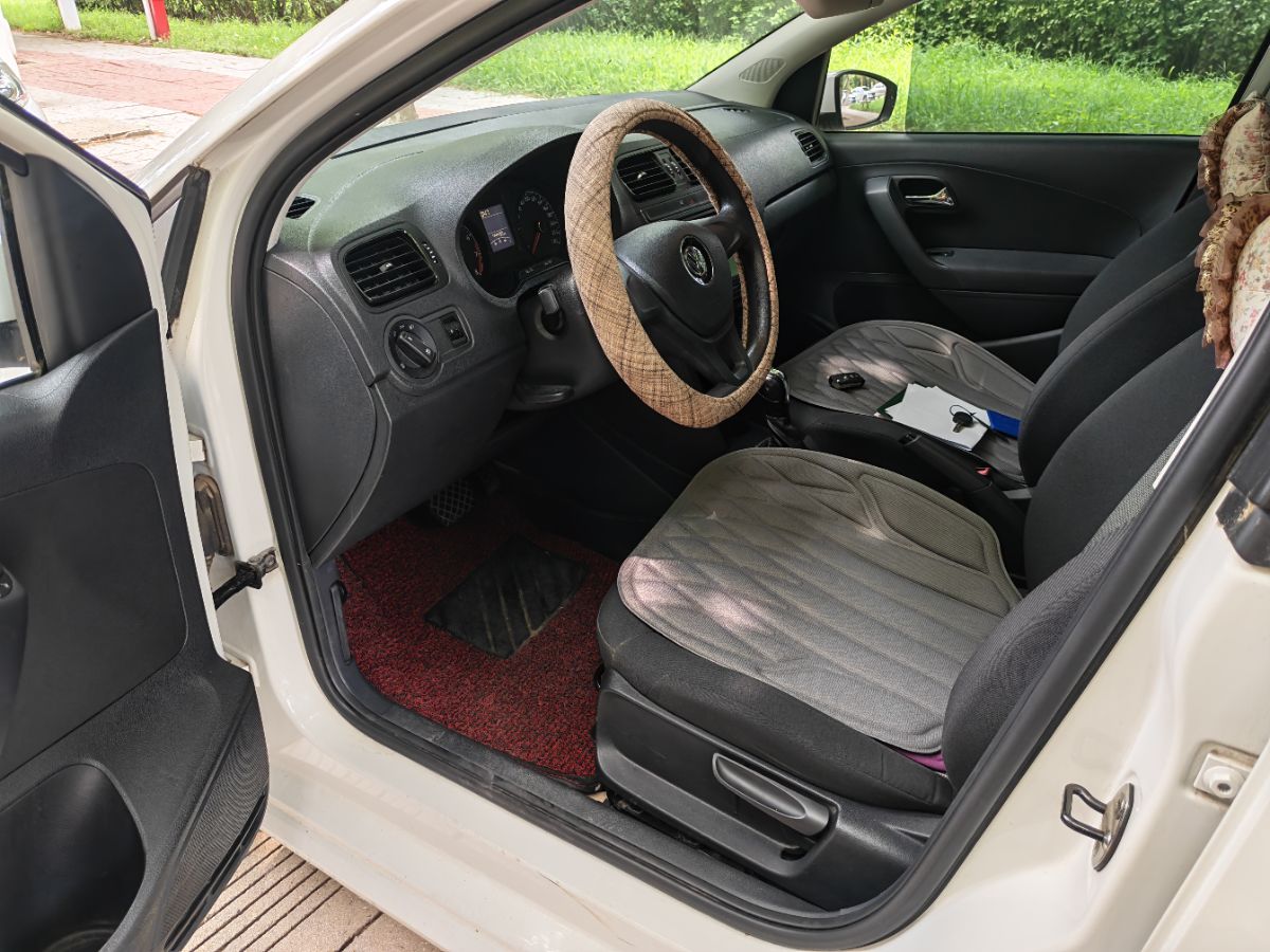 Volkswagen Polo 2016 car image #6