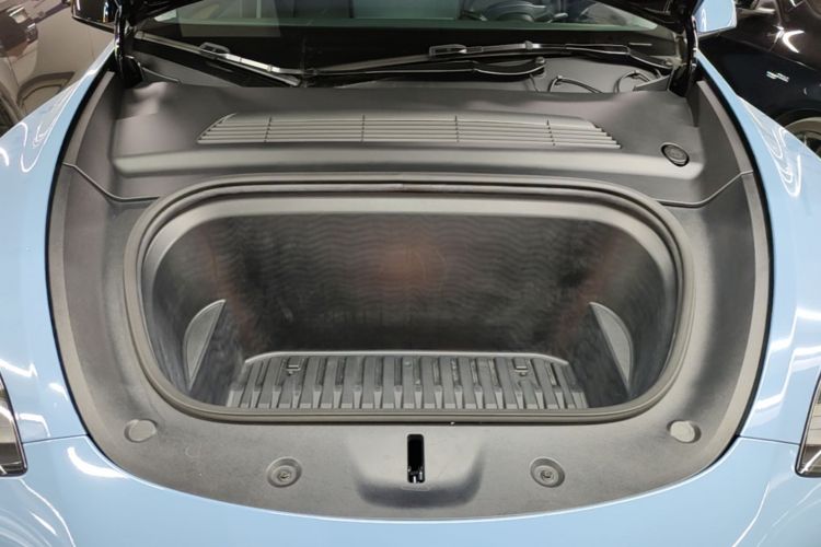 Tesla Model Y 2022 car image #20