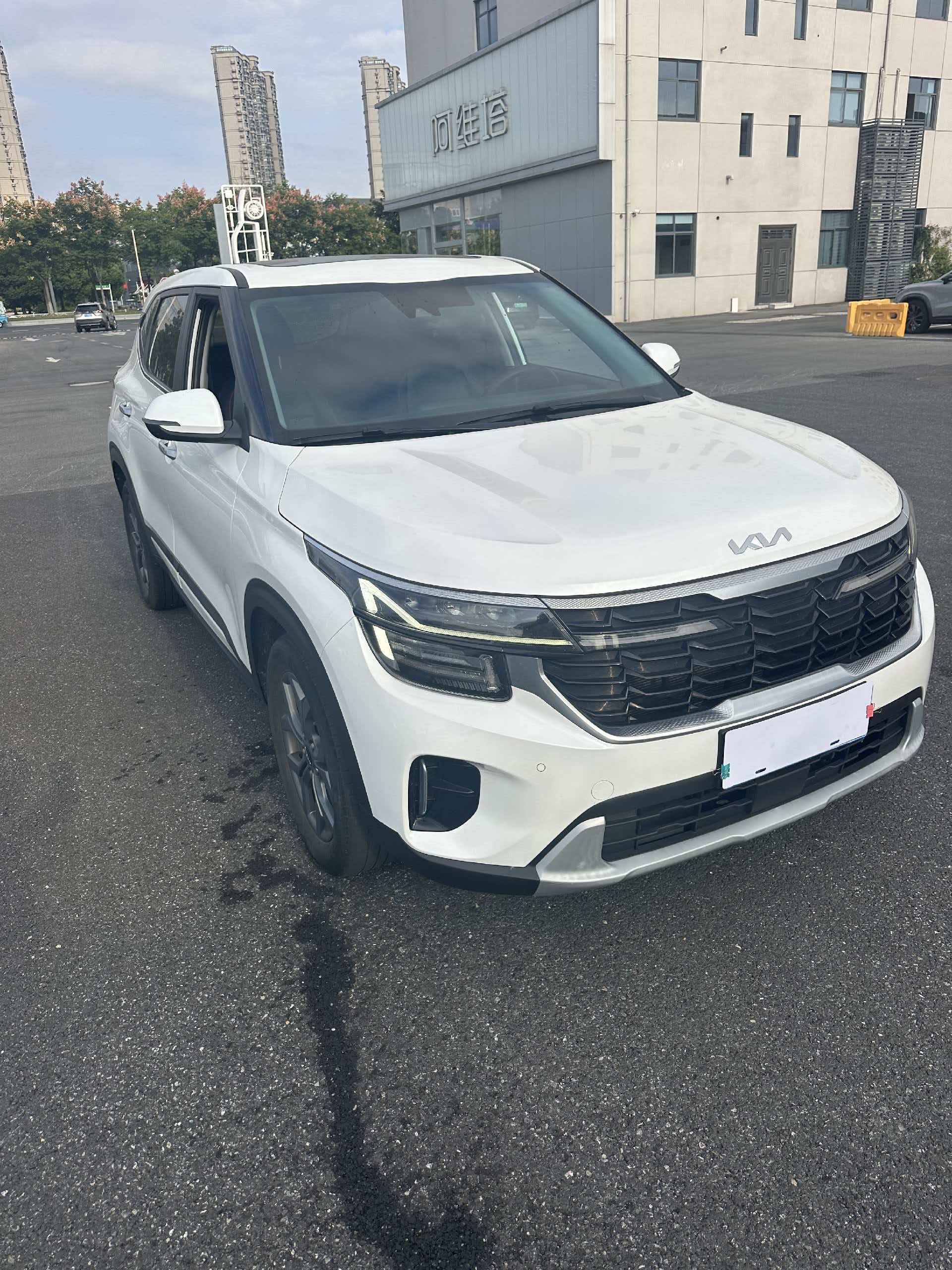 Kia Seltos 2023 #3 Kia Seltos 2023 car image #3