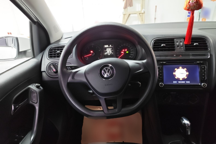 Volkswagen Polo 2016 #15 Volkswagen Polo 2016 car image #15