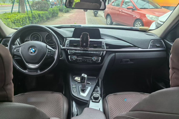 BMW 3 Series 2017 #10 BMW 3 Series 2017 car image #10