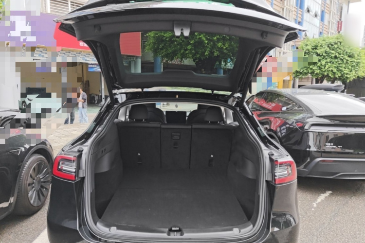 Tesla Model Y 2023 #19 Tesla Model Y 2023 car image #19